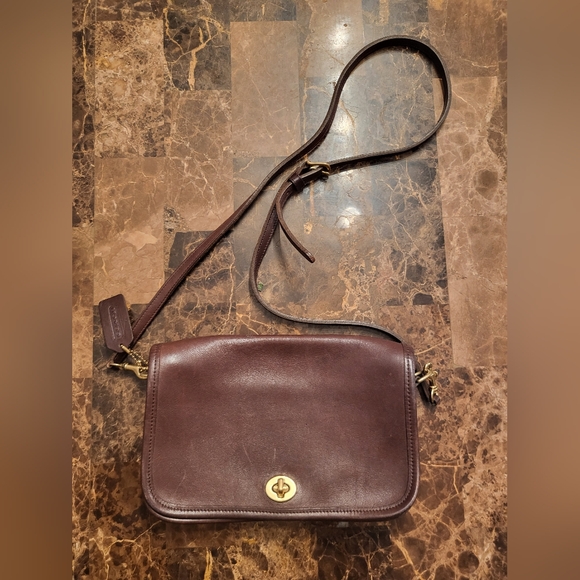 Vintage Coach Pocket Purse (style no. 9755) in brown leather.  - Picture 2 of 15